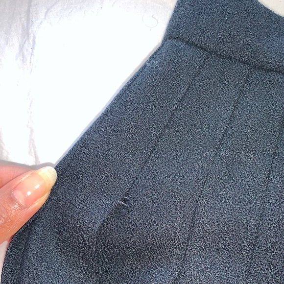 Gianni Black pleated skirt - Picture 4 of 6